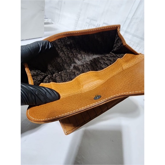 Authentic CHRISTIAN DIOR Vintage  Calfskin Saddle Wallet Brown - Picture 9 of 15